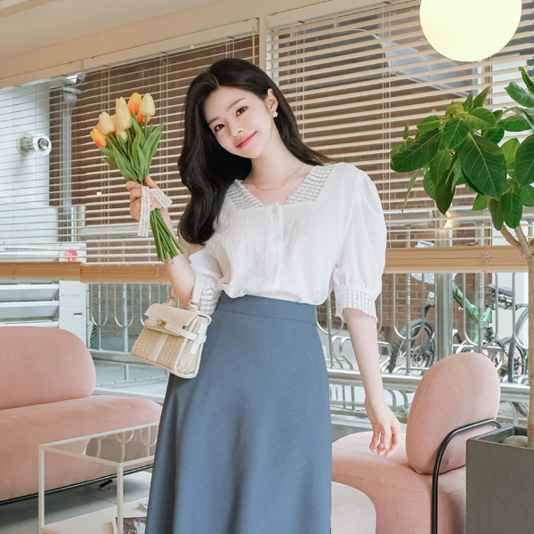 bs5237 레이스트리밍 포인트 엠보패브릭 브이넥 블라우스 blouse