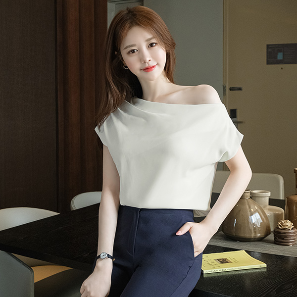 bs5245 모던하고 세련미가 동시에 느껴지는 핀턱 캡소매 블라우스 blouse