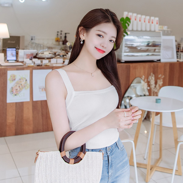 nt2213 날씬한 바디라인을 선사해주는 스퀘어 스트랩 니트 나시탑 knit