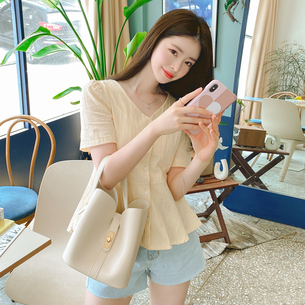 bs5269 인형같은 허리라인을 선사할 A라인 플레어 V넥블라우스 blouse