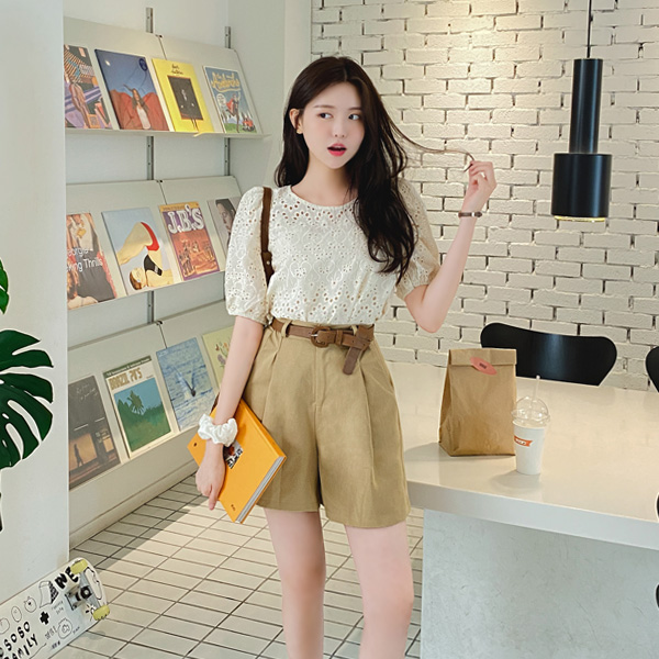 op9548 펀칭코튼 블라우스와 핀턱 5부팬츠 구성의 벨트 투피스세트 two piece set