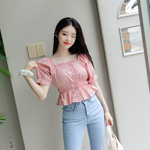 bs5305 페플럼 쉐입으로 러블리하게 완성된 프릴 스퀘어넥 세미크롭 블라우스 blouse
