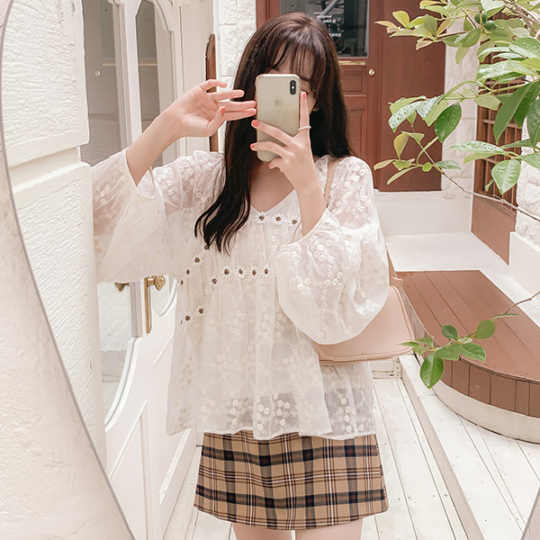 bs5356 예쁨미 가득한 플라워자수 레이스 브이넥 블라우스 blouse