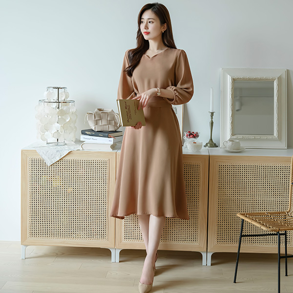 op9718 핀턱 디테일이 돋보이는 벨트 세트 구성의 플레어 롱원피스 dress