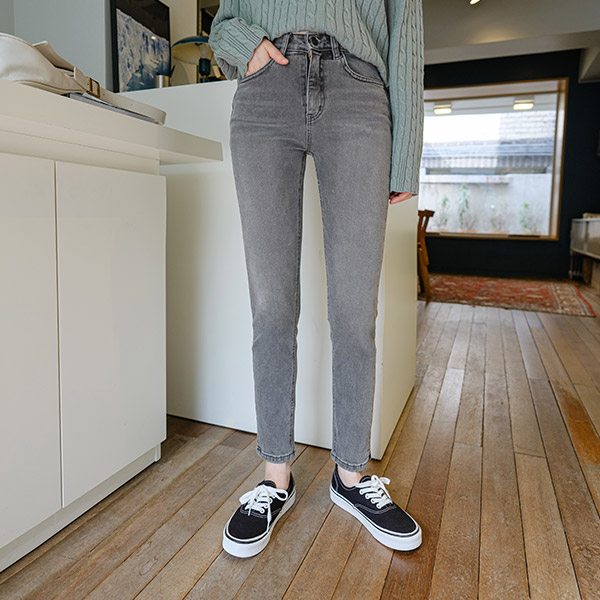 ps2362 슬림한 일자라인의 밑단 슬릿디테일 포인트 그레이 데님진 pants
