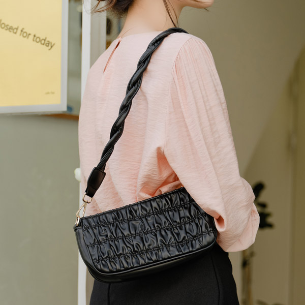 bg1123 말랑한 소재감과 고급스러운 디테일이 매력적인 가벼운 셔링 미니백 bag
