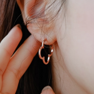 실버 925소재의 러블리한 클로버 커브 링 이어링 earring