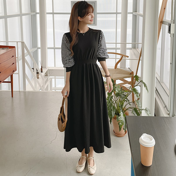 꾸안꾸 무드의 체크배색 소매와 허리밴딩 플레어 롱원피스 dress 벚꽃룩