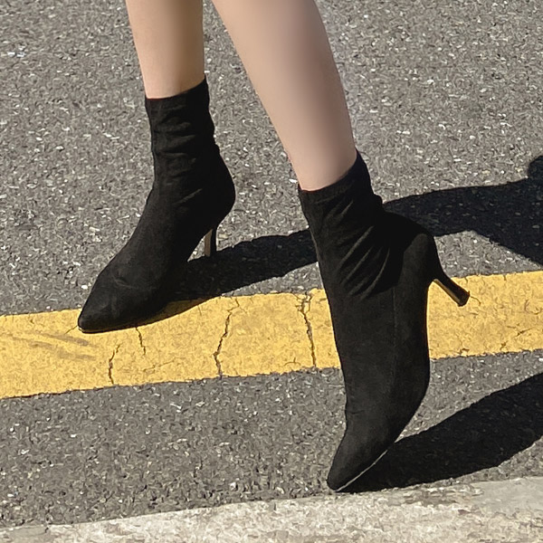 sh2021 탄탄한 소재감으로 양말처럼 가볍게 신기 좋은 삭스 앵클부츠 shoes