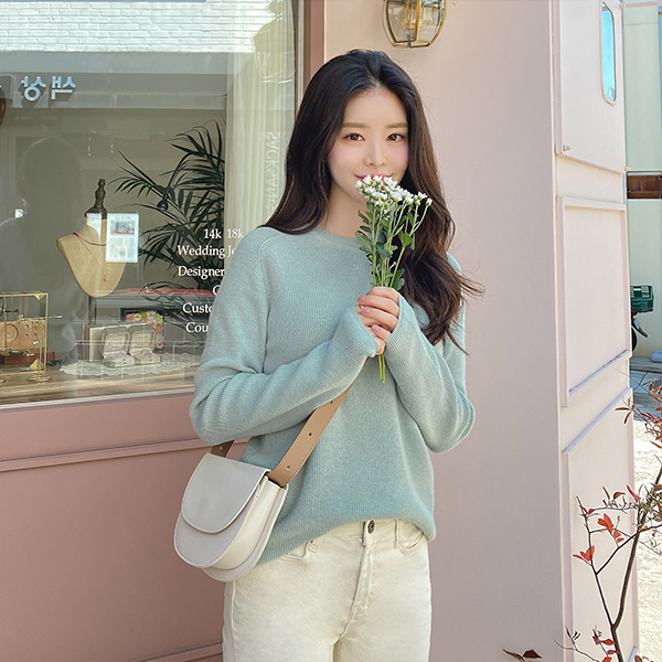 nt2317 데일리용으로 즐기기 좋은 하찌짜임의 레글런라인 베이직 라운드넥니트 knit