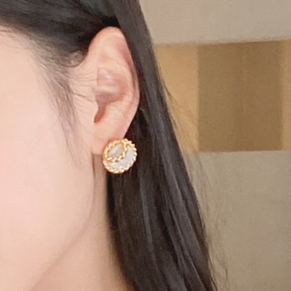 엔틱한 감성을 듬뿍 담은 골드 꼬임 프레임의 원석 이어링 earring