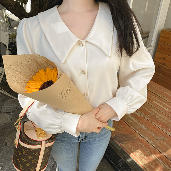 bs5502 부드러운 피치 기모 패브릭의 진주 장식 빅카라 소매 셔링 블라우스 blouse