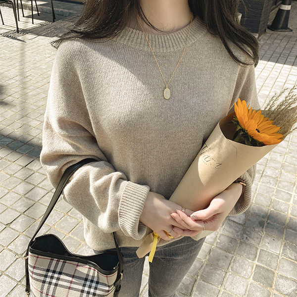 nt2348 데일리무드의 울60 혼방으로 완성된 루즈핏라인의 라운드넥 보카시 니트 knit