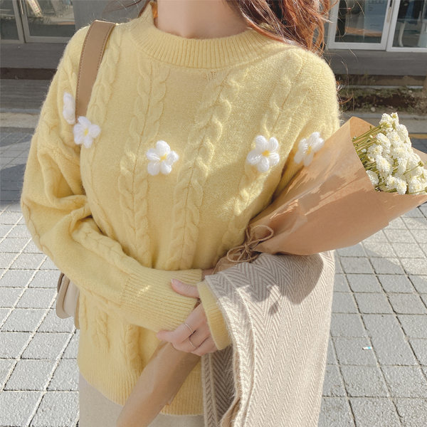 nt2404 화사한 플라워 장식의 꽈배기 짜임 라운드넥 루즈핏 니트 knit
