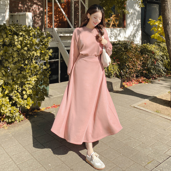 op10195 편안한 기모안감의 맨투맨과 A라인 롱스커트 구성의 투피스 세트 two piece set