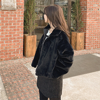 카라넥 에코퍼 숏 겨울 집업자켓