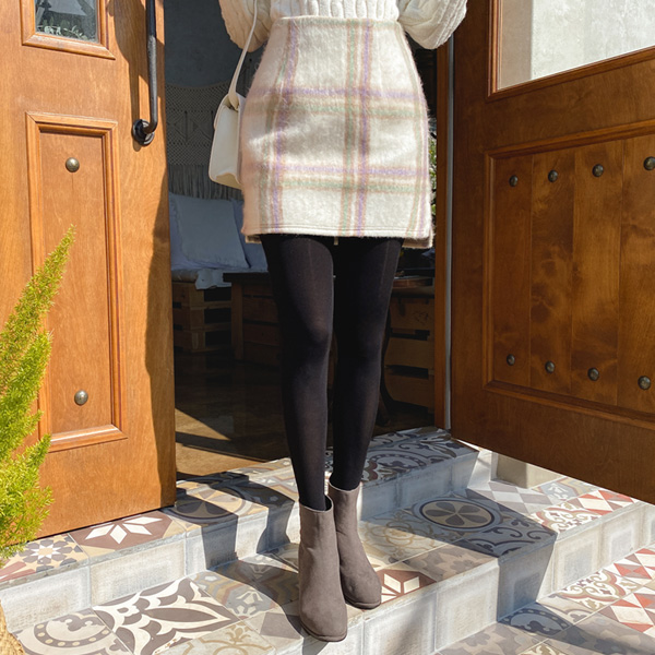 sk4432 부드러운 헤어기가 느껴지는 체크패턴의 언발 H라인 미니 울스커트 skirt