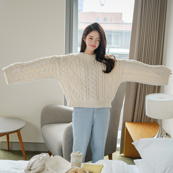 nt2458 부들부들 기분좋은 터치감을 선사할 꽈배기패턴의 세미크롭 니트 knit