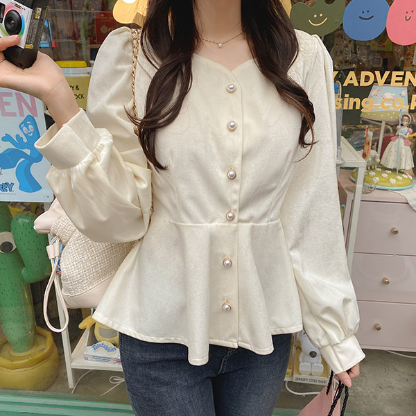 bs5547 로맨틱한 벨벳 광택감의 진주버튼 하트넥 페플럼 블라우스 blouse