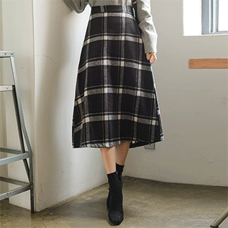클래식한 체크패턴의 따뜻한 모직패브릭 뒷밴딩 A라인 롱스커트 skirt