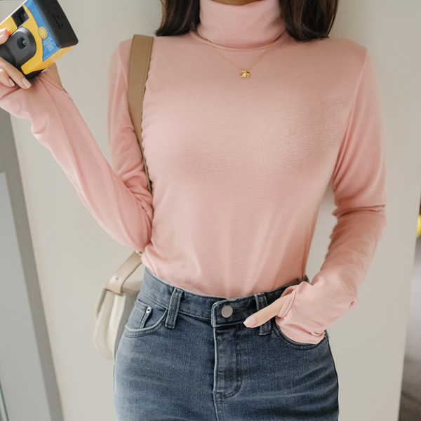 ts2314 1+1 데일리하게 입기 좋은 핸드워머 디자인의 폴라넥 무지 티셔츠 tee