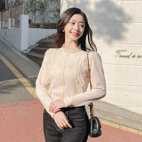 bs5625 페미닌한 레이스 포인트의 쫀득탱탱 스판혼방 반하이넥 블라우스 blouse