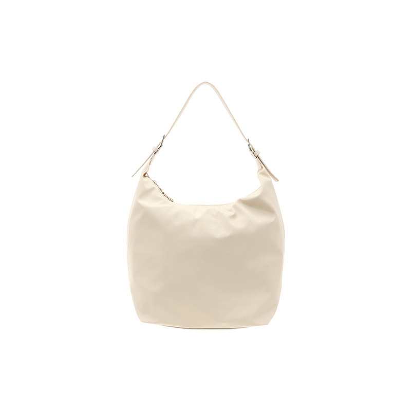 데일리하게 활용하기 좋은 가벼운 폴리 소재의 버클 숄더 캔버스백 bag