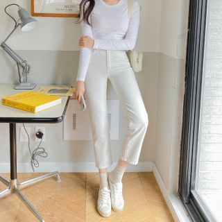 캐쥬얼한 실루엣을 선사해드리는 반하이웨이스트 일자핏 코튼팬츠 pants