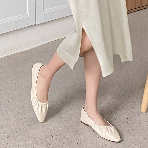 sh2209 유연한 패브릭 소재로 편안한 착용감을 선사하는 앞코 셔링 스틸레토 플랫슈즈 shoes
