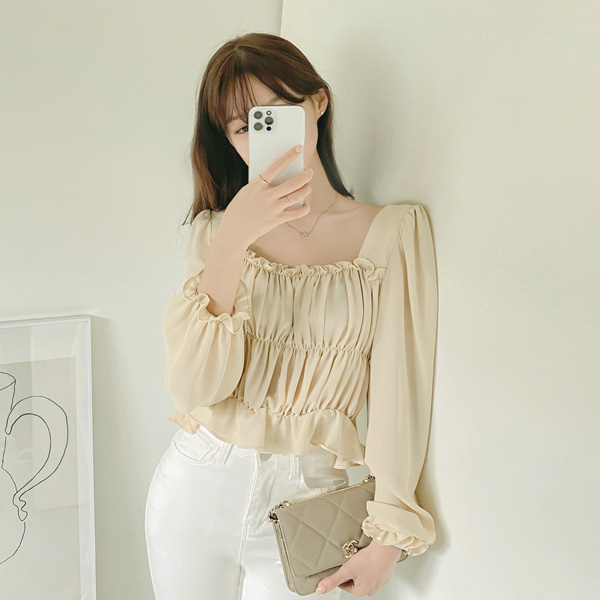 bs5690 사랑스러운 바스트 셔링과 프릴 디테일의 스퀘어넥 크롭 쉬폰 블라우스 blouse