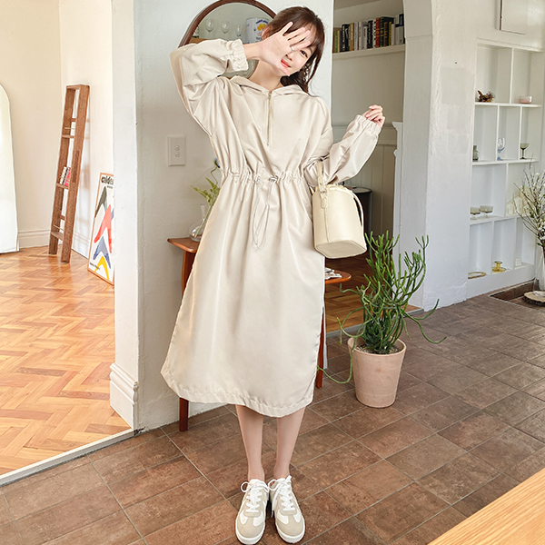 op10771 실루엣 조절이 가능한 허리 스트링 포인트의 아노락 후드 원피스 dress
