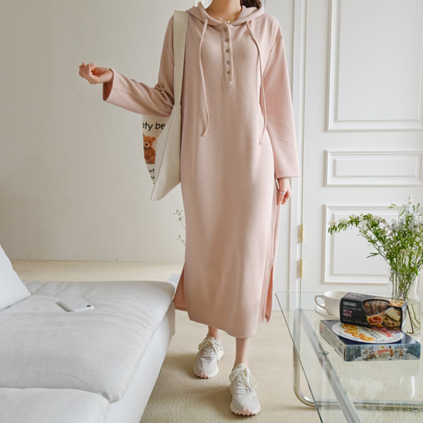 op10785 편안한 루즈핏 실루엣의 버튼포인트 H라인 골지 후드 롱 원피스 dress