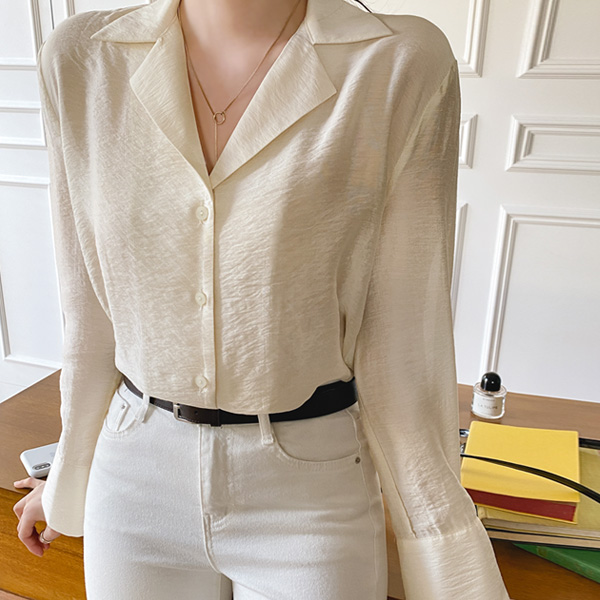 bs5853 은은한 펄감이 돋보이는 와이드커프스 디자인의 시스루 카라넥 샤인 블라우스 blouse
