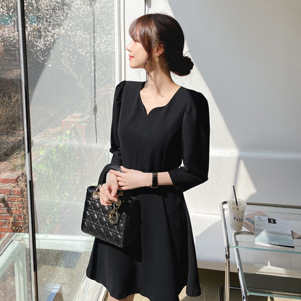 op11131 로맨틱한 무드가 느껴지는 하트넥 7부소매 미니 원피스 dress