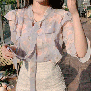 로맨틱한 플라워 패턴의 프릴 리본타이 7부 쉬폰 블라우스 blouse 벚꽃룩