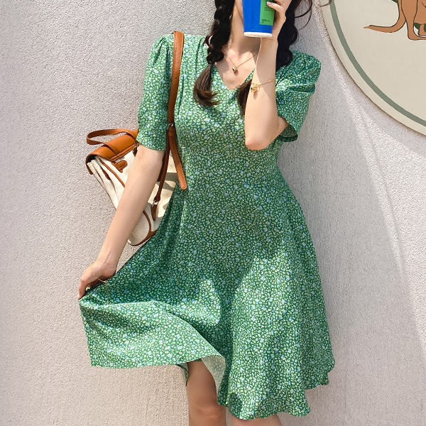 op11486 비비드한 컬러 구성의 핀턱 디테일 플라워 미디 원피스 dress