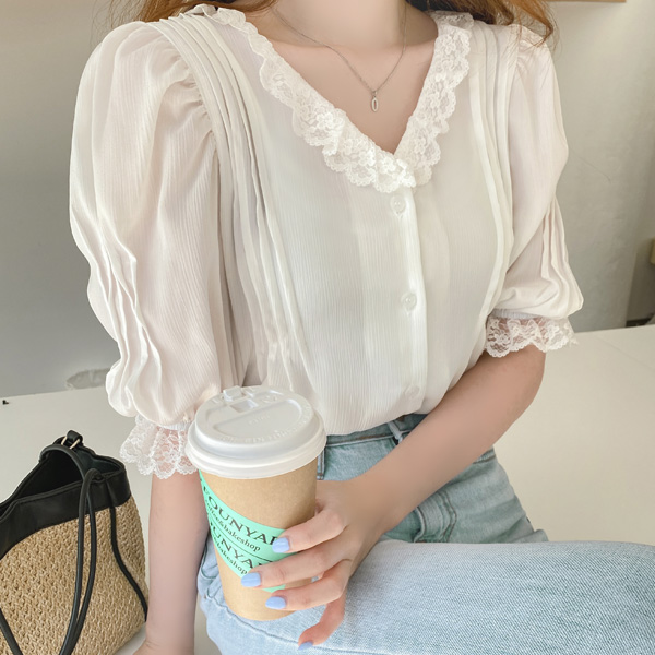 bs6015 러블리한 무드의 플라워 레이스 카라넥 핀턱 디테일 쉬폰 브이넥 반팔 블라우스 blouse