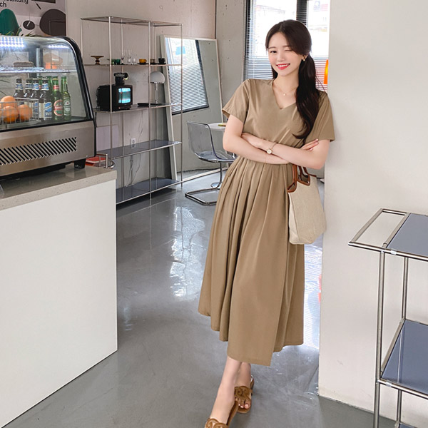 op11601 쾌적한 소재감과 허리스트링 디테일의 플리츠 V넥 반팔 롱 원피스 dress