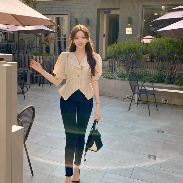 bs6069 로맨틱한 레이스 패브릭의 퍼프소매 카라넥 페플럼 반팔 블라우스 blouse