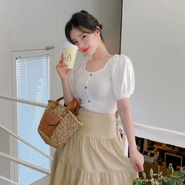 nt2775 글램한 바디라인을 연출해 줄 퍼프 소매 포인트 크롭 기장 골지 슬림 스퀘어넥 반팔 니트 knit