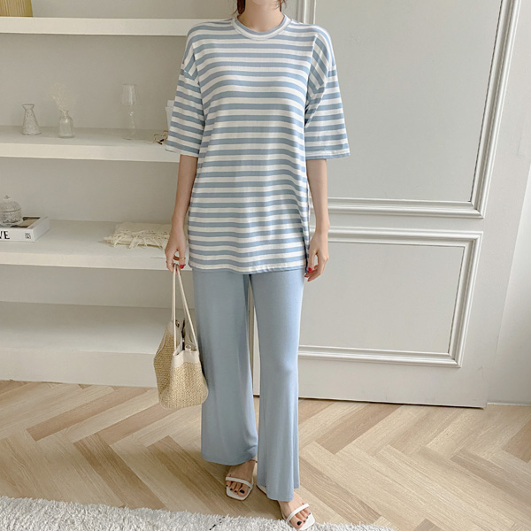 st1100 부드러움과 편안함 가득한 스트라이프티셔츠와 밴딩와이드 일자 팬츠 투피스 two piece set