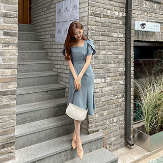 로맨틱한 튤립소매가 돋보이는 머메이드 실루엣의 스퀘어넥 롱원피스 dress