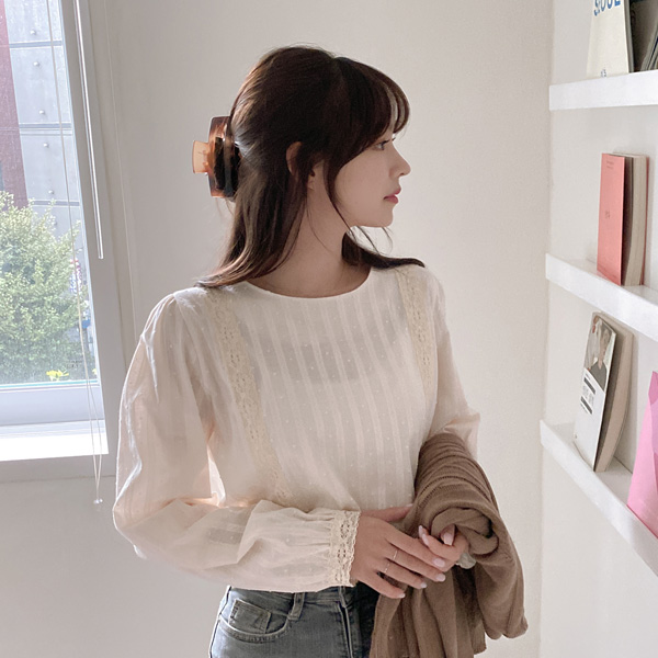 bs6430 로웰 레이스 팝콘 엠보 코튼 블라우스