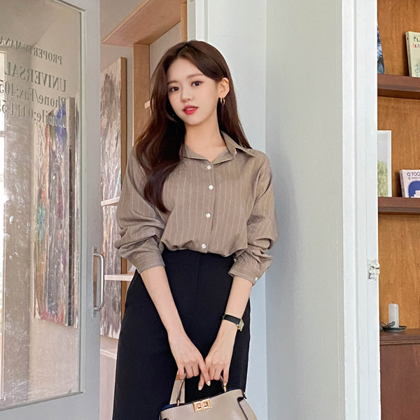 bs6435 은은한 스트라이프패턴의 루즈핏 셔츠남방 blouse
