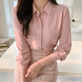 베이직한 디자인의 히든버튼 링클프리 블라우스 blouse 벚꽃룩