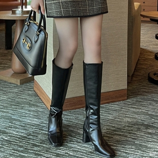 슬림한 실루엣의 스퀘어 라운드 슬림 롱부츠 shoes 벚꽃룩