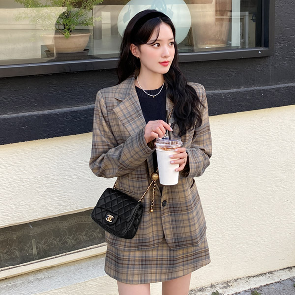 st1250 체크 패턴의 싱글 자켓과 A라인 미니 큐롯팬츠 구성의 투피스 세트 two piece set