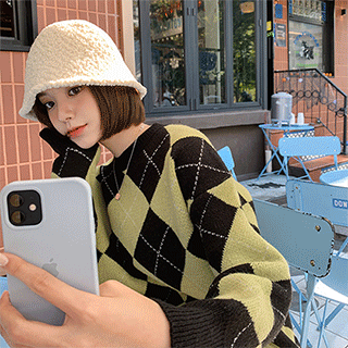 아가일 패턴 라운드넥 겨울 니트