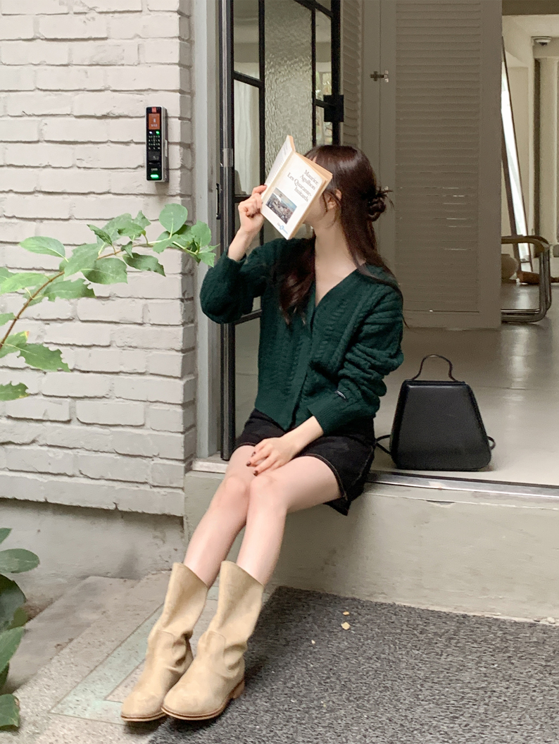 [울50%/무지&꽈배기] 램스울 2타입 히든버튼 크롭 V넥 가디건 버튼가디건 골지 브이넥 가디건 데이트룩,나들이룩,출근룩,하객룩,데일리룩,크롭가디건,봄가디건 cd2276 상세 이미지 39