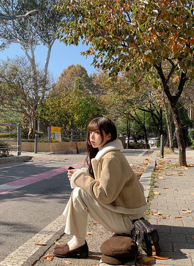 [울함유] 헨더슨 리버시블 소프트 숏 무스탕 & 하프 무스탕 데일리룩,데이트룩,출근룩,나들이룩,모임룩,하객룩 ct1609 상세 이미지 24